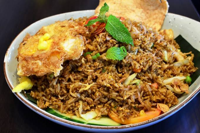 Lebanese-inspired rice dish at Al Alamy Bali featuring fresh herbs, vegetables and local Balinese flavours